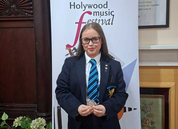 Mia was recognised at the Holywood Music Festival. She achieved: ‘Outstanding’ in Musical Theatre (score of 90-95) and 'Exceptional' in Disney song (95+).